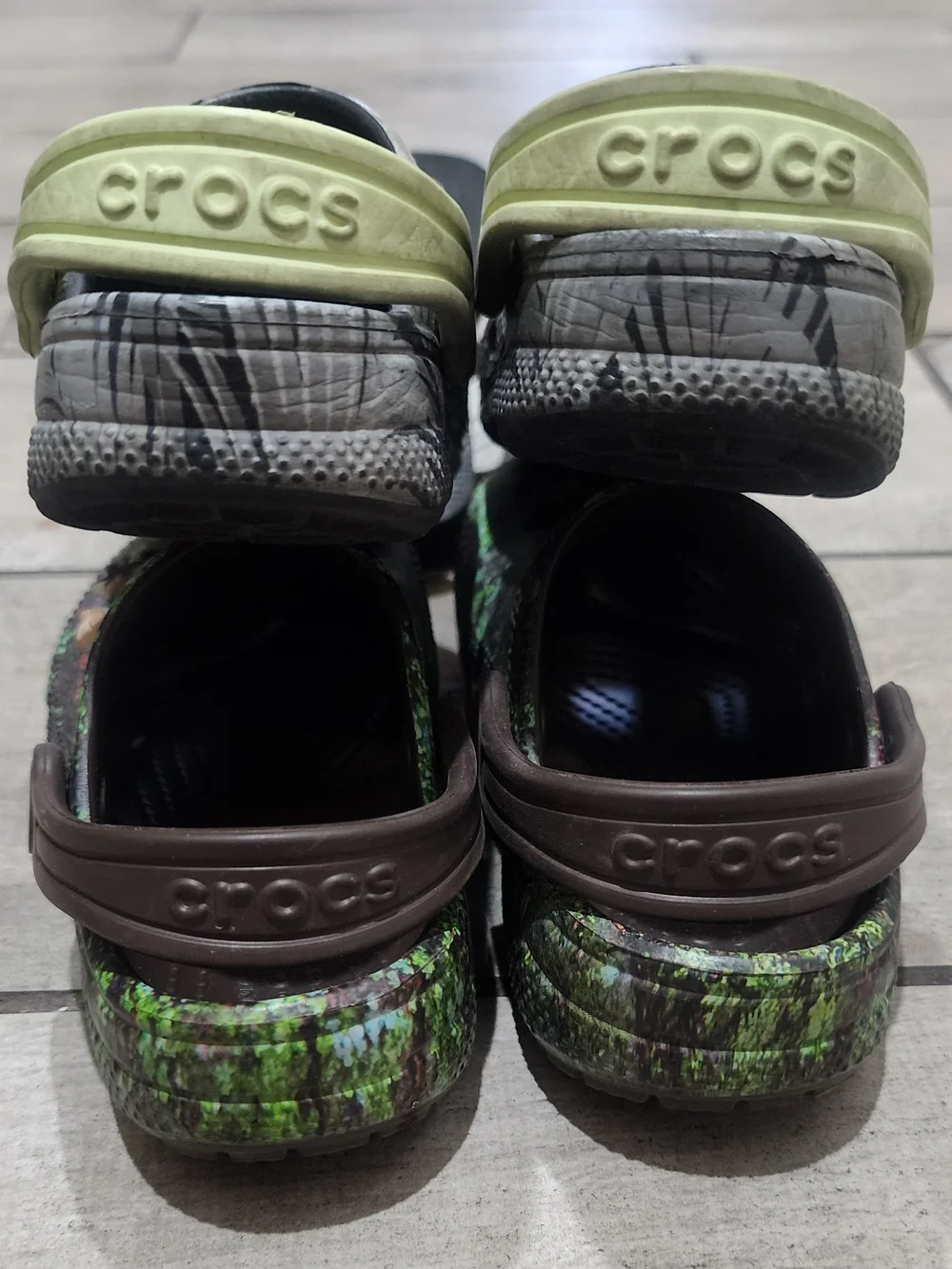 Crocs And Havaianas Lot